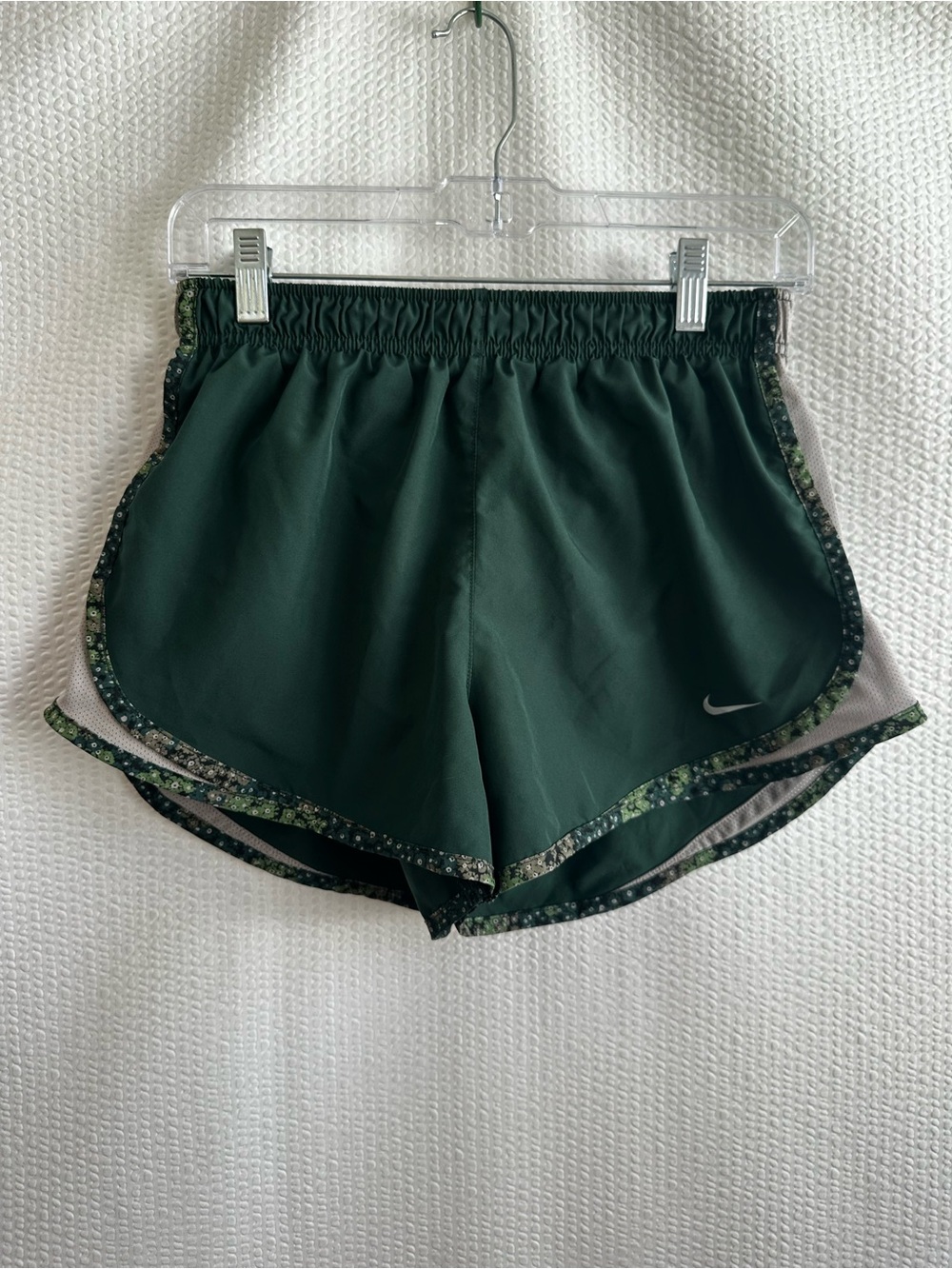 Nike Tempo Dri-FIT Green Floral Trim Running Shorts Lined Women’s Size: Medium